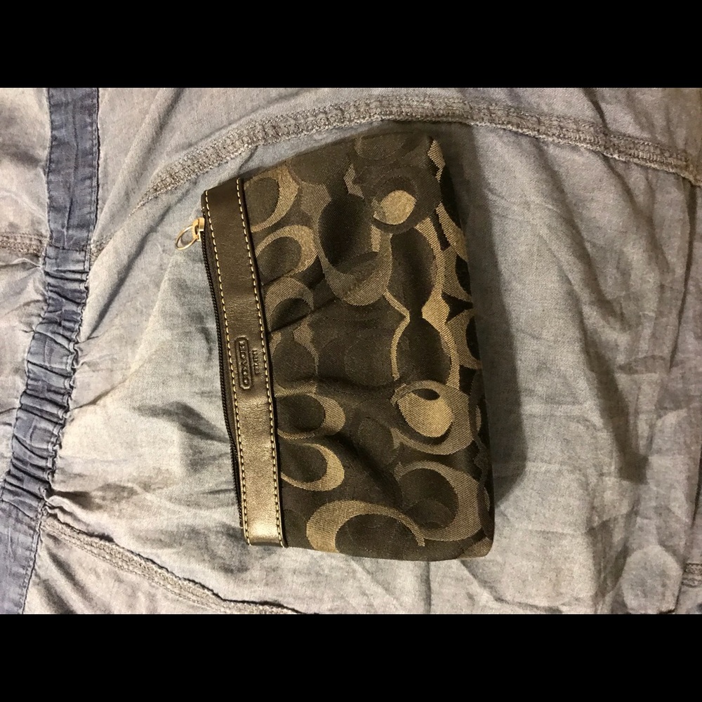 Coach - Picture 2 of 3